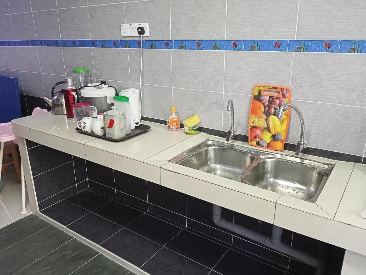 Holiday Home Bagan Lalang 5 Aircon كامبونغ باغان لالانغ المظهر الخارجي الصورة