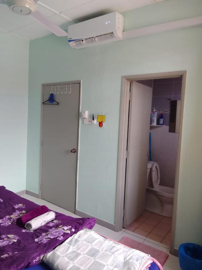 Holiday Home Bagan Lalang 5 Aircon كامبونغ باغان لالانغ المظهر الخارجي الصورة