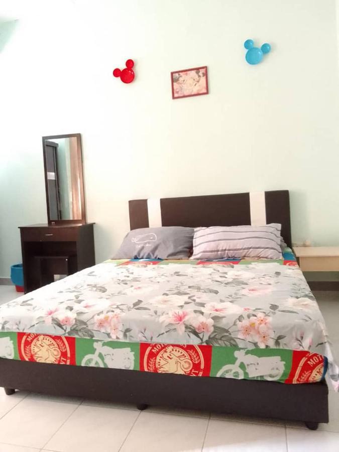 Holiday Home Bagan Lalang 5 Aircon كامبونغ باغان لالانغ المظهر الخارجي الصورة