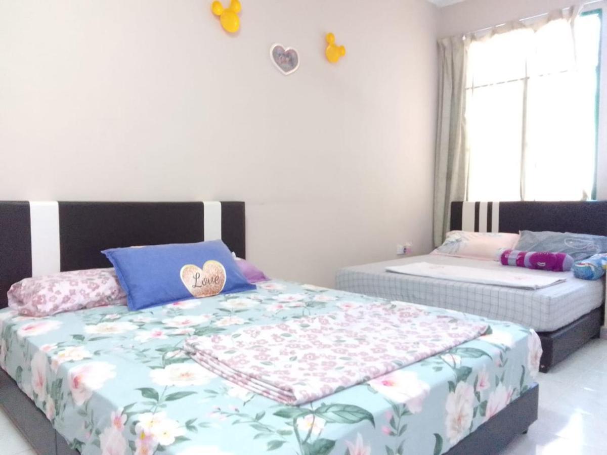 Holiday Home Bagan Lalang 5 Aircon كامبونغ باغان لالانغ المظهر الخارجي الصورة